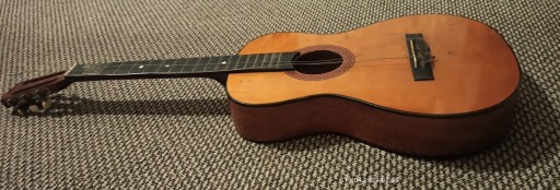 Zdjęcie oferty: Gitara czeska lata 70