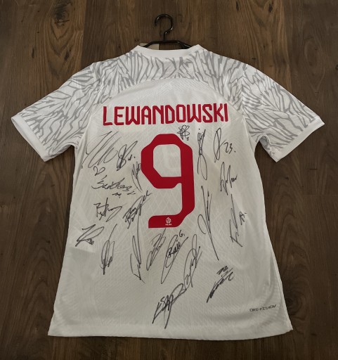 Zdjęcie oferty: Lewandowski koszulka autografy kadry certyfikat