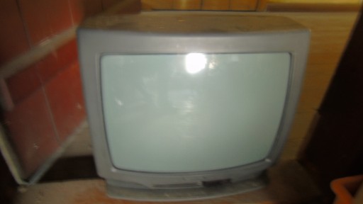 Zdjęcie oferty: TV kolorowy Skytronic w zestawie