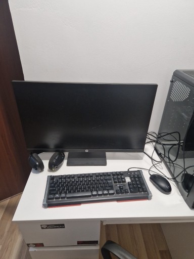 Zdjęcie oferty: Komputer gamingowy + monitor 