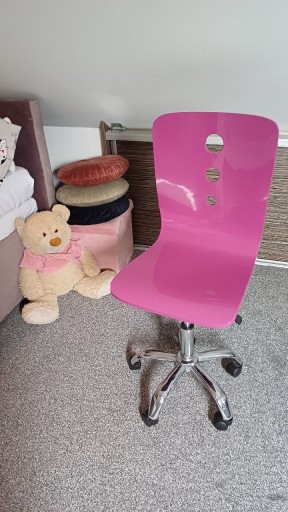 Zdjęcie oferty: Krzesło biurowe dziecięce fuksja