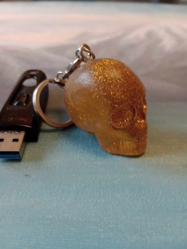 Zdjęcie oferty: Brelok breloczek czaszka ludzka brelok do kluczy