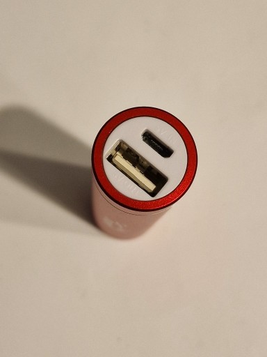 Zdjęcie oferty: Powerbank Ładowarka na Wymienne Akumulatory 18650 (Micro USB)