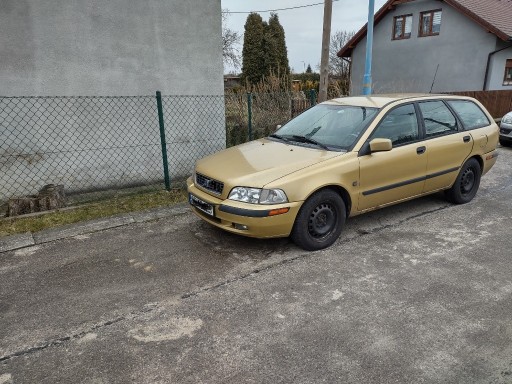 Zdjęcie oferty: VOLVO V40 2002 1,9TDI uszkodzony silnik-do naprawy