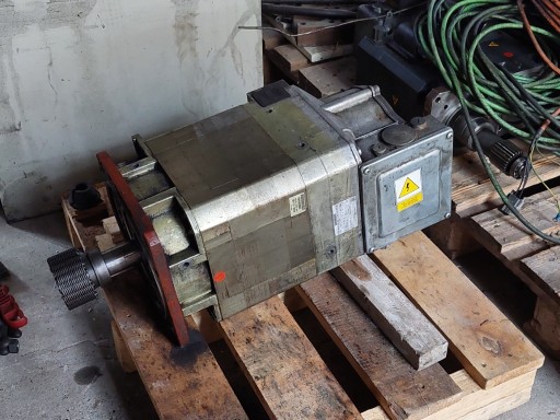 Zdjęcie oferty: SIEMENS 1PH7133 servomotor