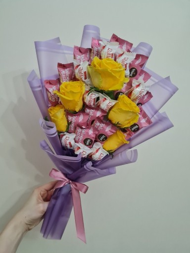 Zdjęcie oferty: Jadalny bukiet z żywymi kwiatami i słodyczami 