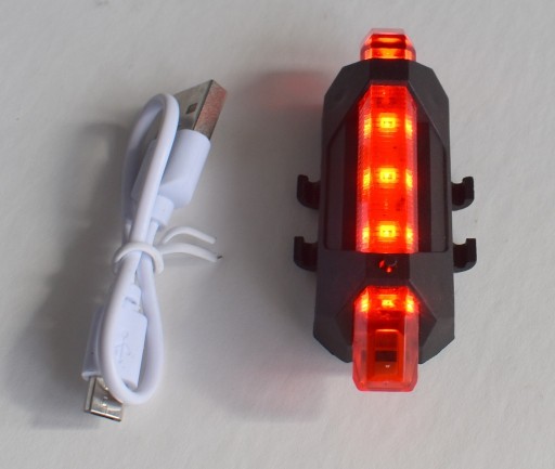 Zdjęcie oferty: Lampka rowerowa tył LED / USB
