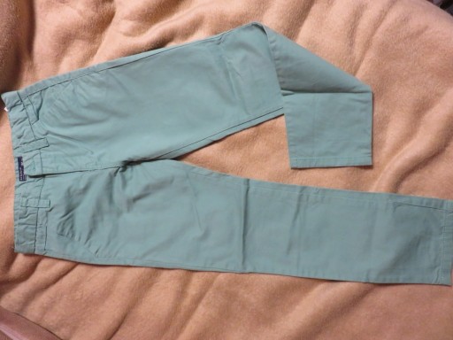 Zdjęcie oferty: Jasno zielone spodnie - Reserved- rozm. 140 cm