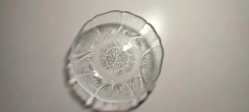 Zdjęcie oferty: Przezroczyste salaterki/talerzyki z wzorem