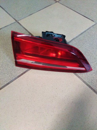 Zdjęcie oferty: TYLNA LAMPA BMW X1 F48 PRAWE W KLAPĘ WERSJA LED 