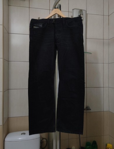 Zdjęcie oferty: czarne spodnie jeansowe diesel jeans w 33 l 30 