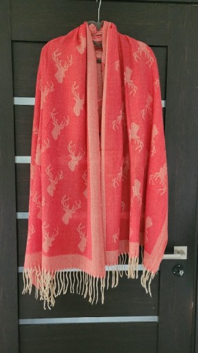 Zdjęcie oferty: Nowy duży szalik w renifery śliczny na prezent zimowy 