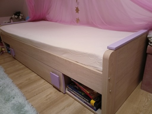 Zdjęcie oferty: Piekne łóżko z materacem 195x80 dla dziewczynki