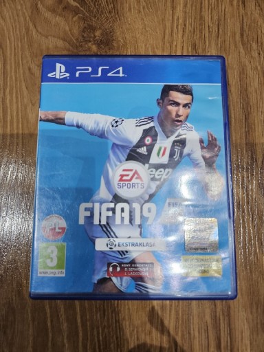 Zdjęcie oferty: Gra PS4 Fifa19 F I F A