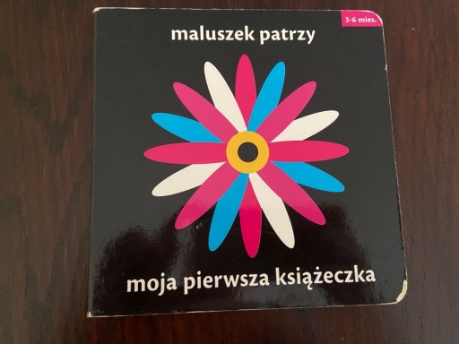 Zdjęcie oferty: Książeczka kontrastowa maluszek patrzy 3- 6m