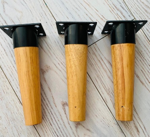 Zdjęcie oferty: Komplet trzech drewnianych nóg do mebla 