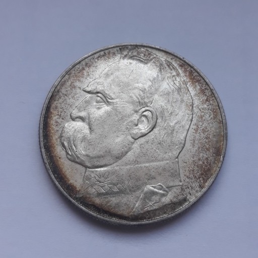 Zdjęcie oferty: Moneta 10zł Piłsudski 1935 srebro 2 RP (nr.45/2)