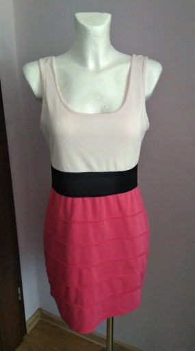 Zdjęcie oferty: Różowa sukienka na grubych ramiączkach vintage