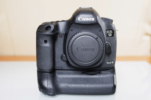 Zdjęcie oferty: Lustrzanka Canon EOS 5D Mark III + Grip