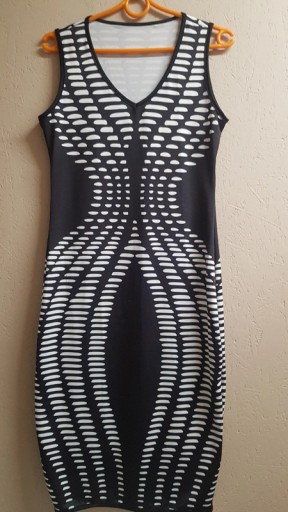 Zdjęcie oferty: Wyszczuplająca sukienka XL