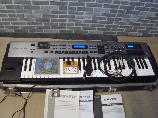 Zdjęcie oferty: Keyboard Roland RS-70 syntezator z pokrowcem