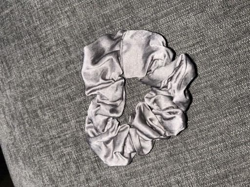 Zdjęcie oferty: Scrunchie gumka jedwabna Almania