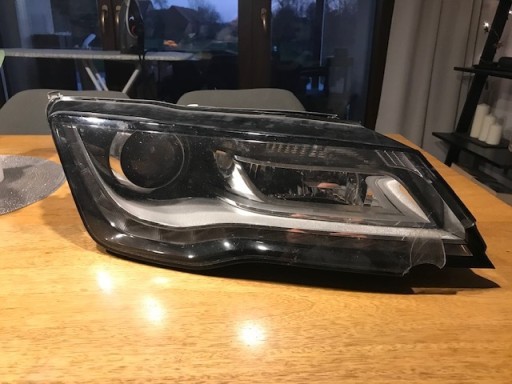 Zdjęcie oferty: Reflektor audi a7 prawa lampa