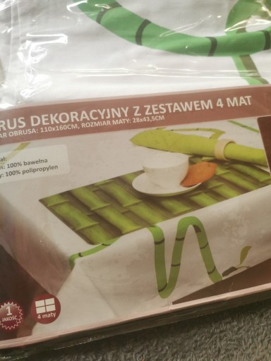 Zdjęcie oferty: Obrus dekoracyjny 110x160 plus 4 maty 23x43,5 