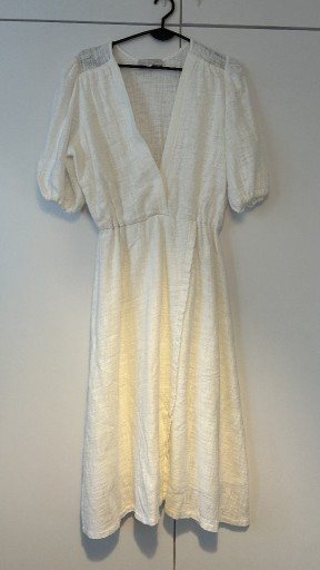 Zdjęcie oferty: Biała sukienka na rozkloszowna Undress Code L