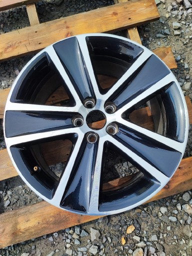 Zdjęcie oferty: Super Felga VW Polo 17 5x100 7.5 et38 6R0601025AH