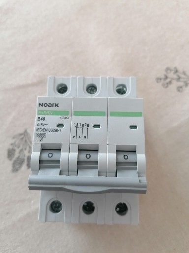 Zdjęcie oferty: NOARK Ex9BN 3P B40 wyłącznik nadprądowy dwie sztuki 