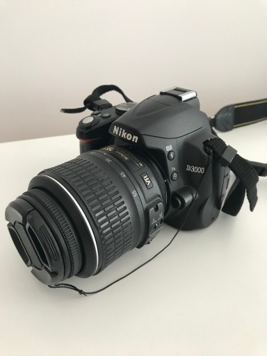 Zdjęcie oferty: Aparat Nikon D3000 + akcesoria + torba gratis