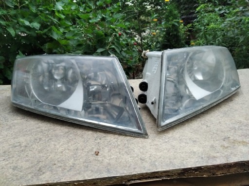 Zdjęcie oferty: Skoda Octavia 2, lampy refl. przód L+P, używane 