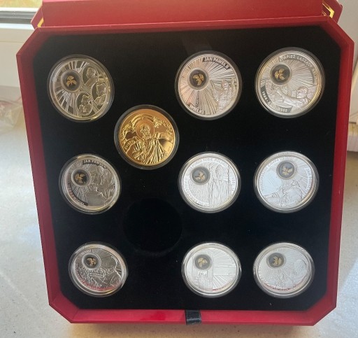 Zdjęcie oferty: Jan Paweł II Apostoł Miłości i Pokoju, 9 numizmatow 