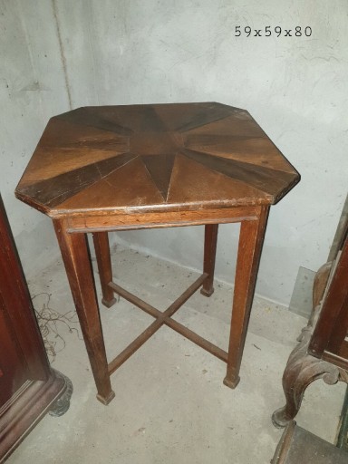 Zdjęcie oferty: Stary stolik kawowy