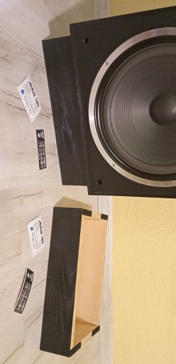 Zdjęcie oferty: Altus-140 podstawki-cokoly /- zestaw 2szt. plus emblematy Altus /