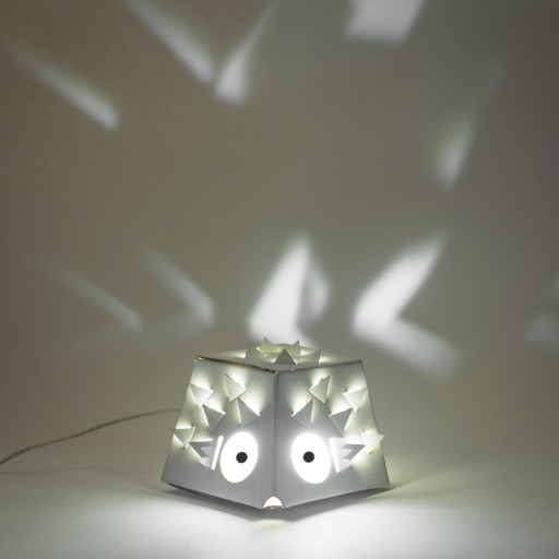 Zdjęcie oferty: Kartonowa lampka LED jeżyk dla dzieci