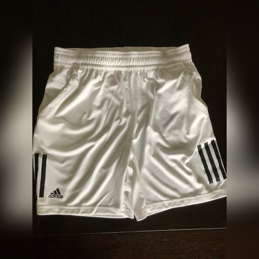 Zdjęcie oferty: chłopięce spodenki sportowe Adidas 13/14 lat