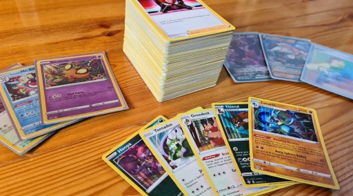 Zdjęcie oferty: Karty pokemon TCG 219szt. 