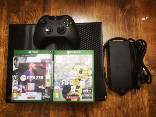 Zdjęcie oferty: Konsola Xbox One 500gb, pad, gry