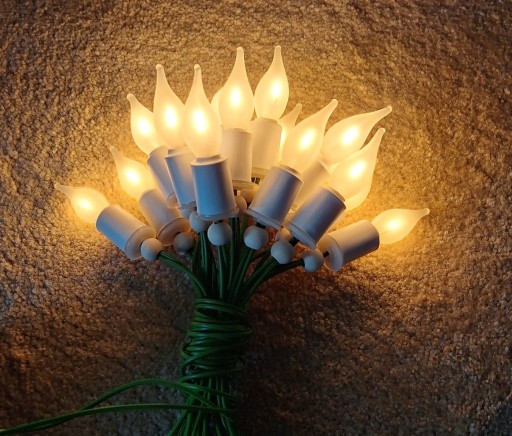 Zdjęcie oferty: Lampki choinkowe świeczki tradycyjne (16 lampek)
