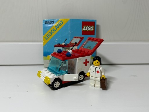 Zdjęcie oferty: LEGO classic town; zestaw 6523 Red Cross