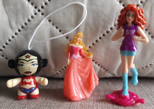 Zdjęcie oferty: Figurka Kinder Barbie Wonder Woman Śpiąca Królewna