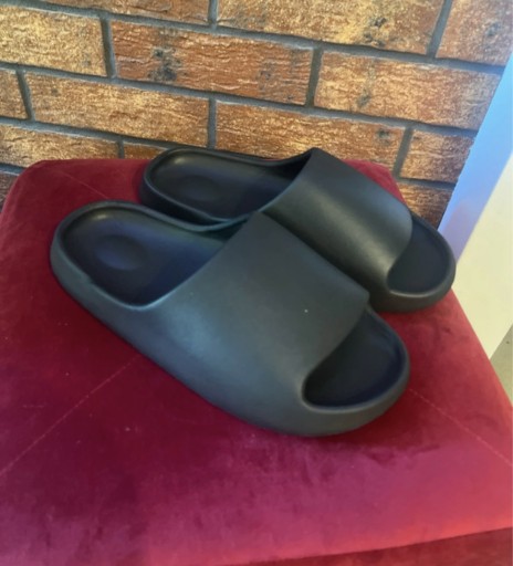 Zdjęcie oferty: Klapki modne stylowe Slide 42/43 27 cm new black 