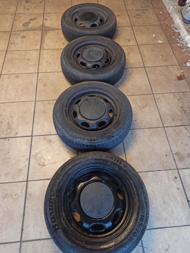 Zdjęcie oferty: Felgi z oponami Toyota R14 4x100 