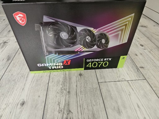 Zdjęcie oferty: Karta graficzna MSI RTX 4070 GAMING X TRIO 