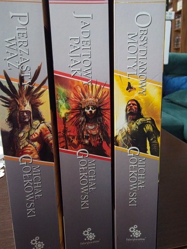 Zdjęcie oferty: Trylogia "Świat we krwi" Michal Gołkowski WYPRZEDAJĘ Biblioteczkę