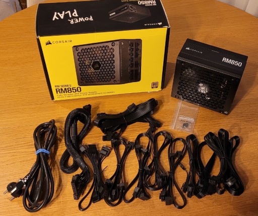 Zdjęcie oferty: Zasilacz Corsair RM850, perfekcyjny stan, od 1 zł