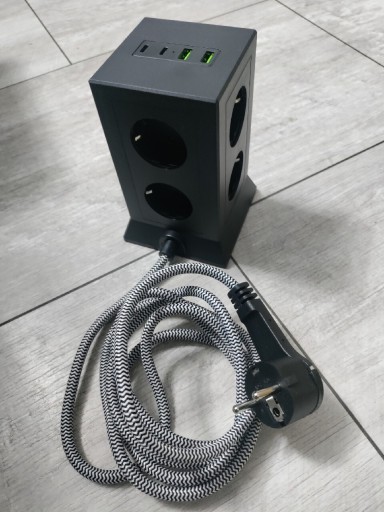 Zdjęcie oferty: Rozgałęźnik wieża 8 gniazd  i usb