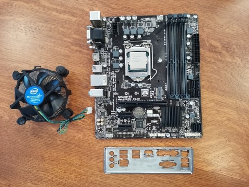 Zdjęcie oferty: Intel Core i7-6700 + Gigabyte GA-B150M-DS3H DDR4 zestaw LGA1151